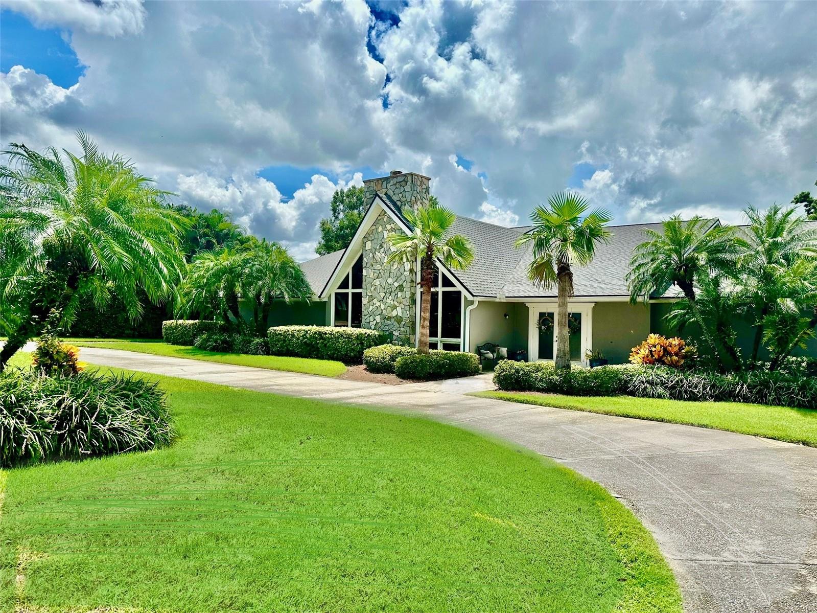 514 HILLSIDE DR