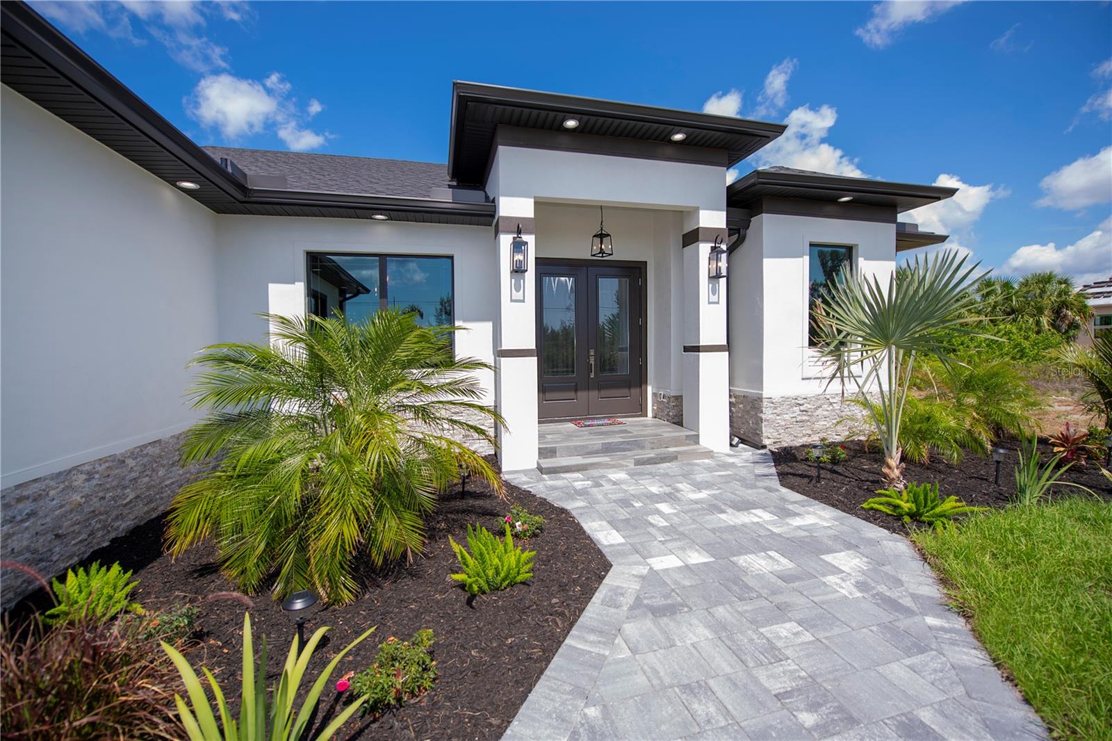 11 PINEHURST CT