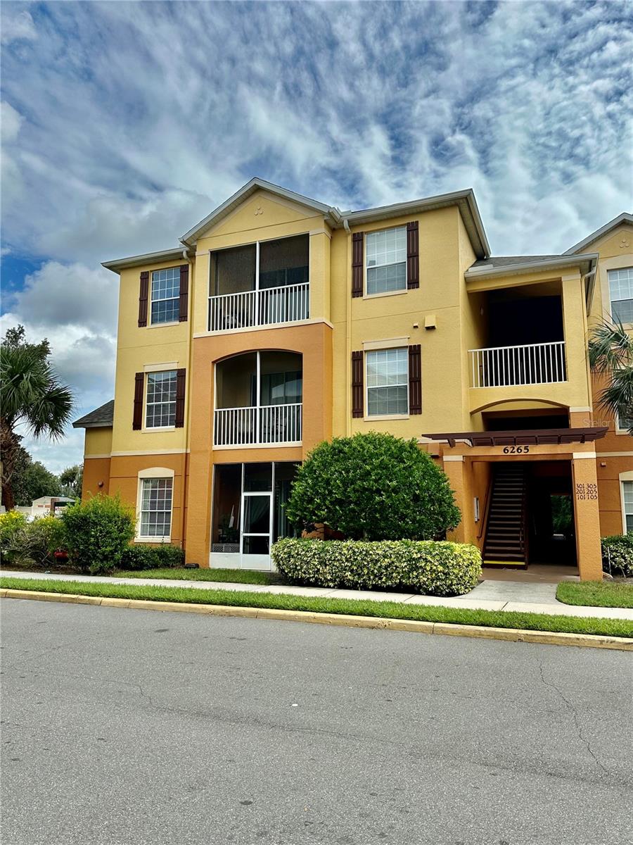6265 CONTESSA DR #101