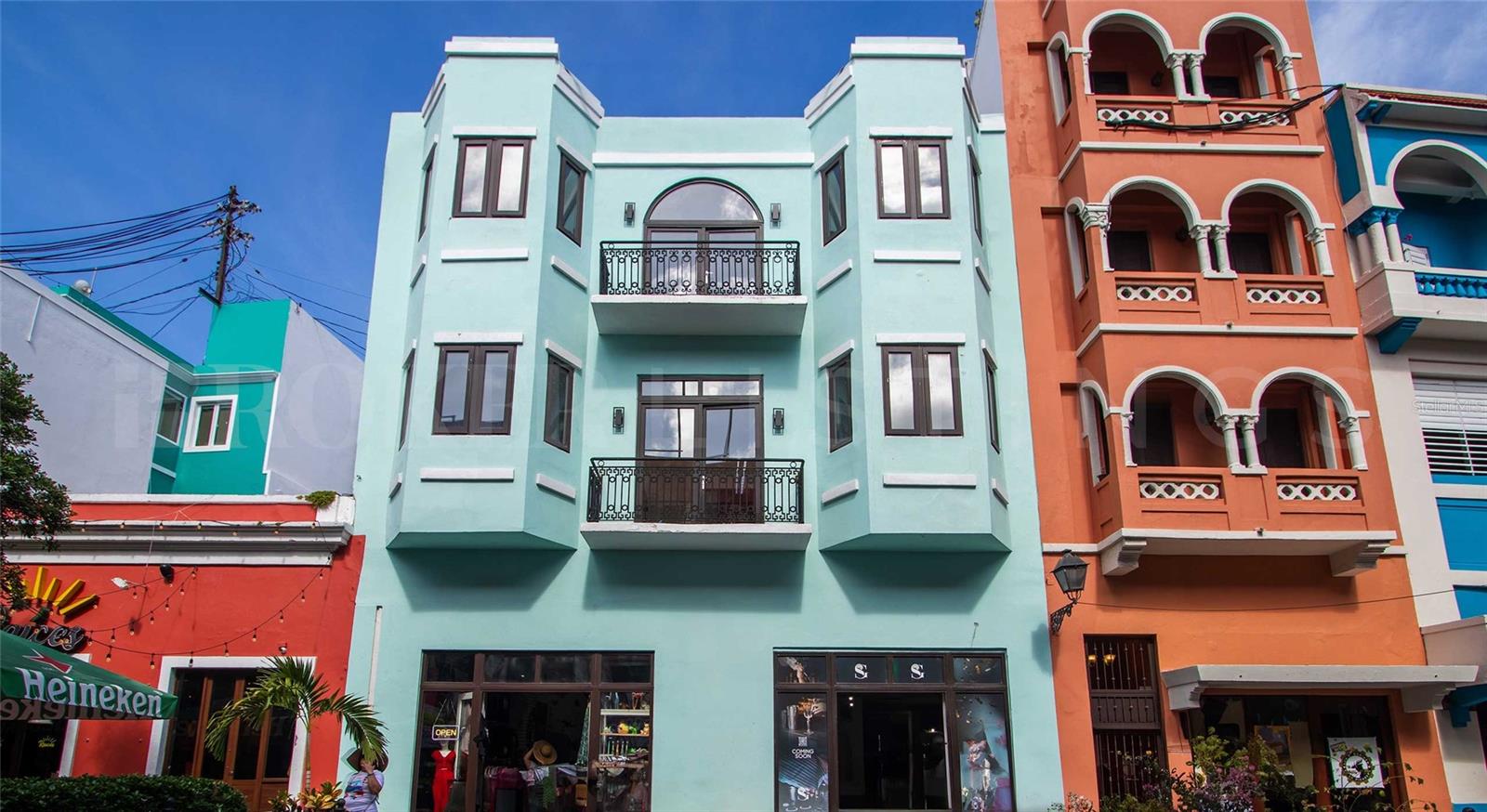 319 RECINTO SUR ST #6