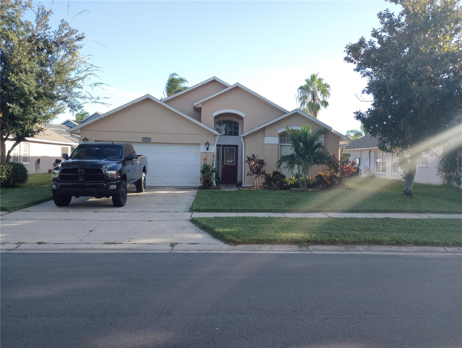 7947 GOLDEN POND CIR