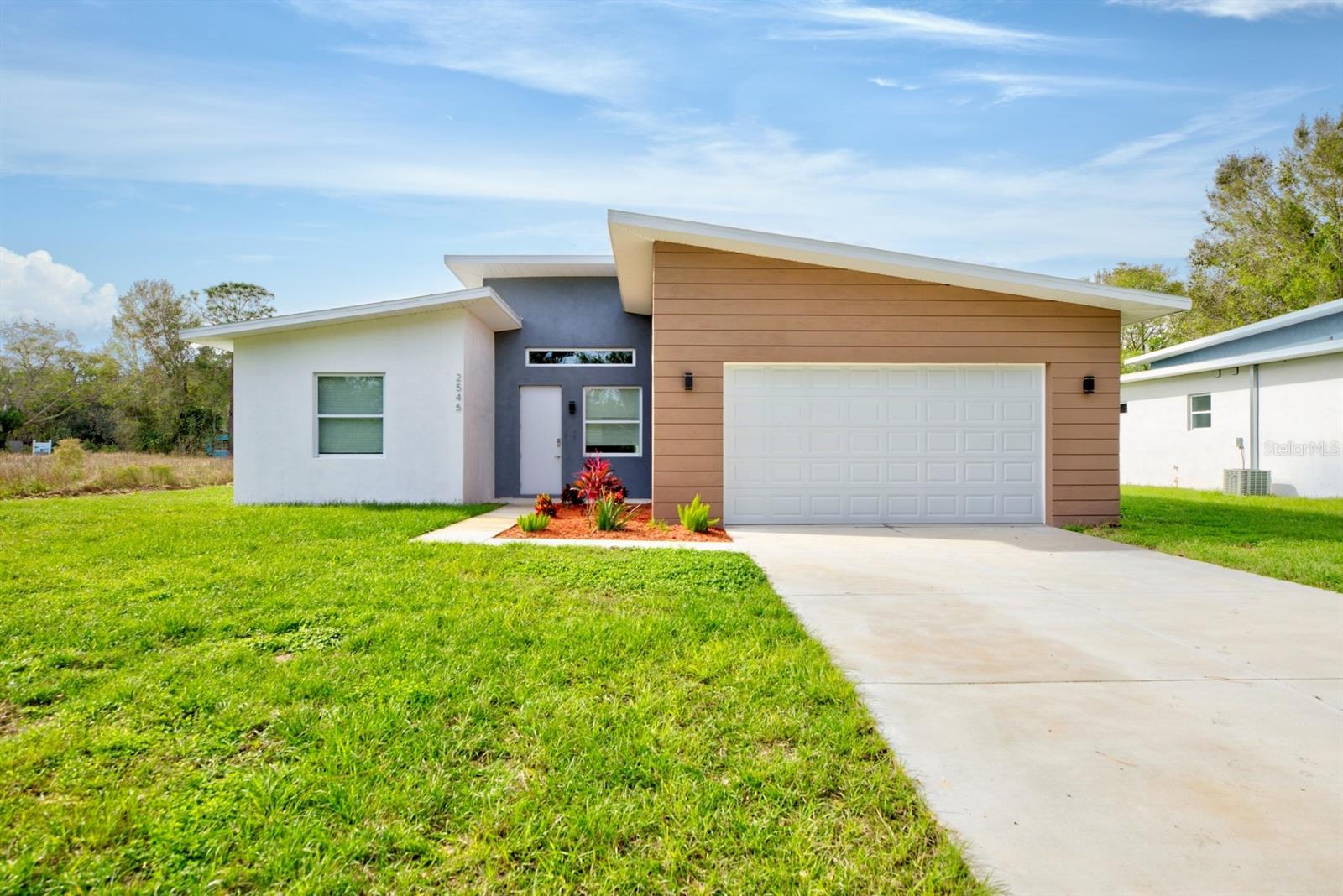 2545 N ODESSA RD