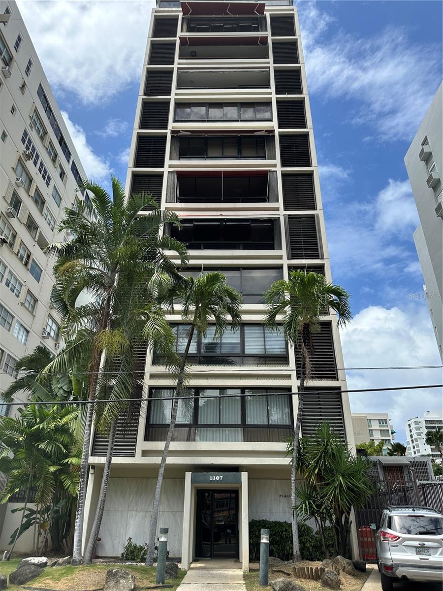1307 AVENIDA MAGDALENA #2