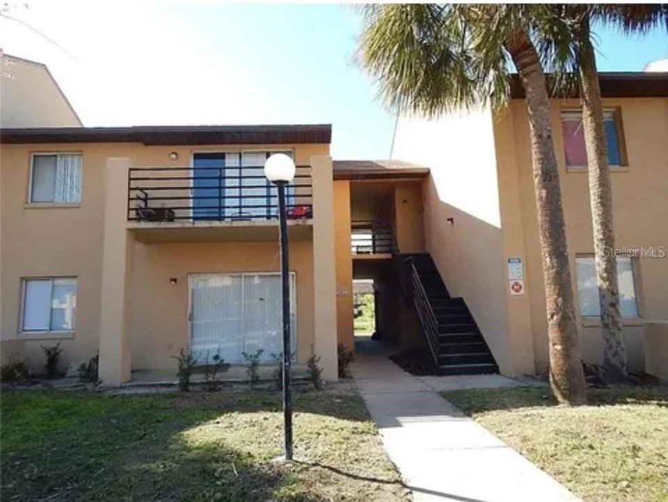 5220 VIA HACIENDA #212