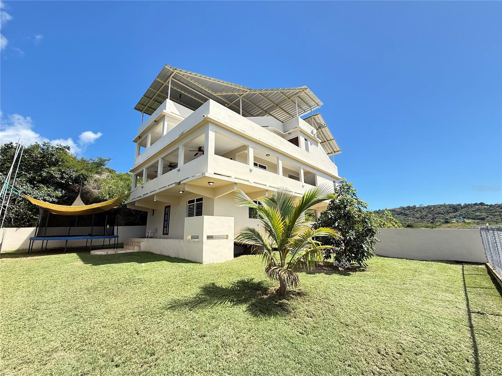 Villa Borinquen BARRIO SANTA MARIA #376 & 377