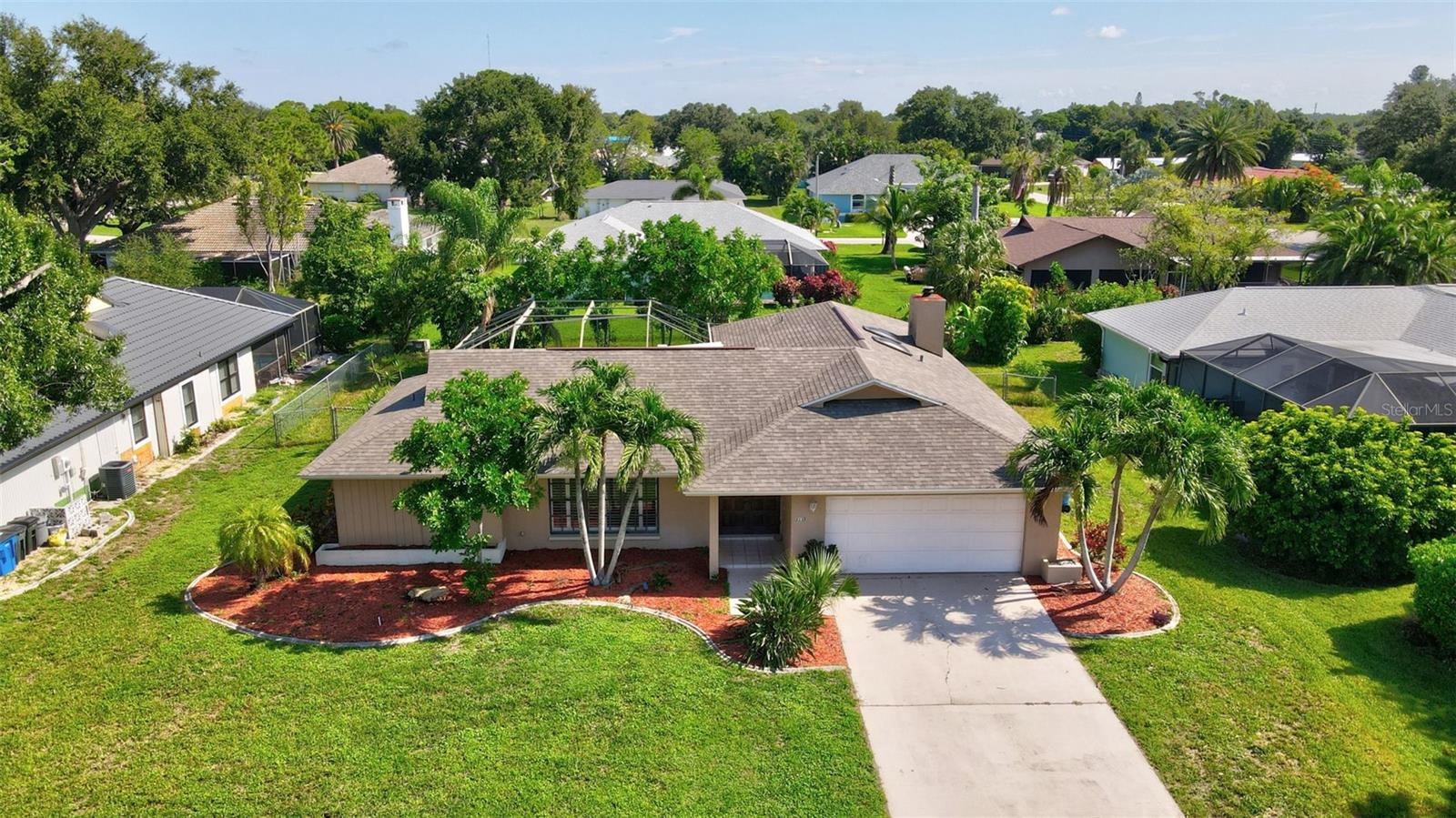 2113 LOCHMOOR CIR