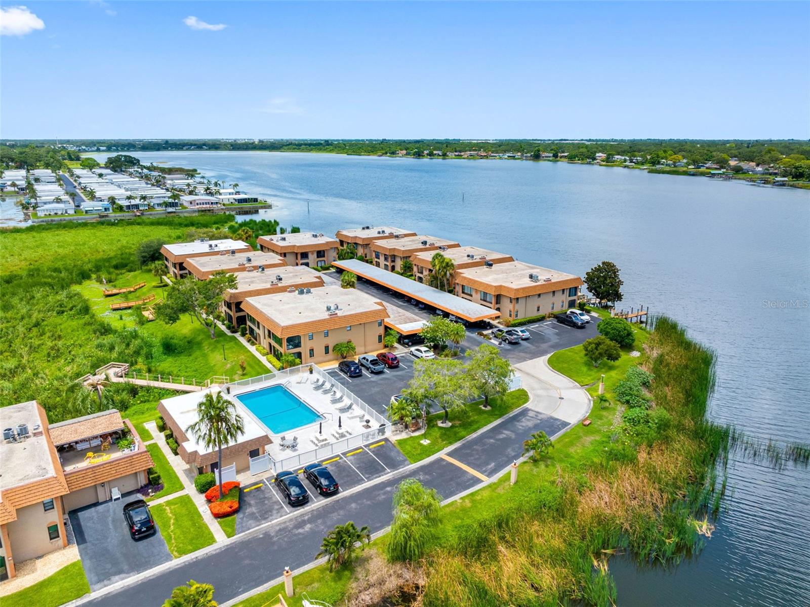 10182 SEMINOLE ISLAND DR