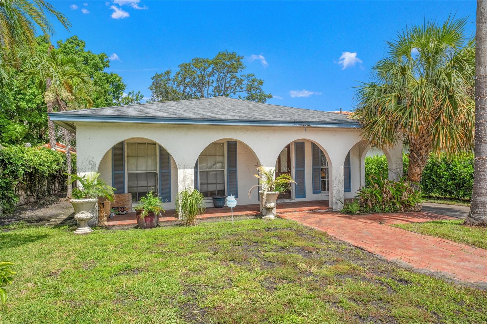 128 W DAVIS BLVD
