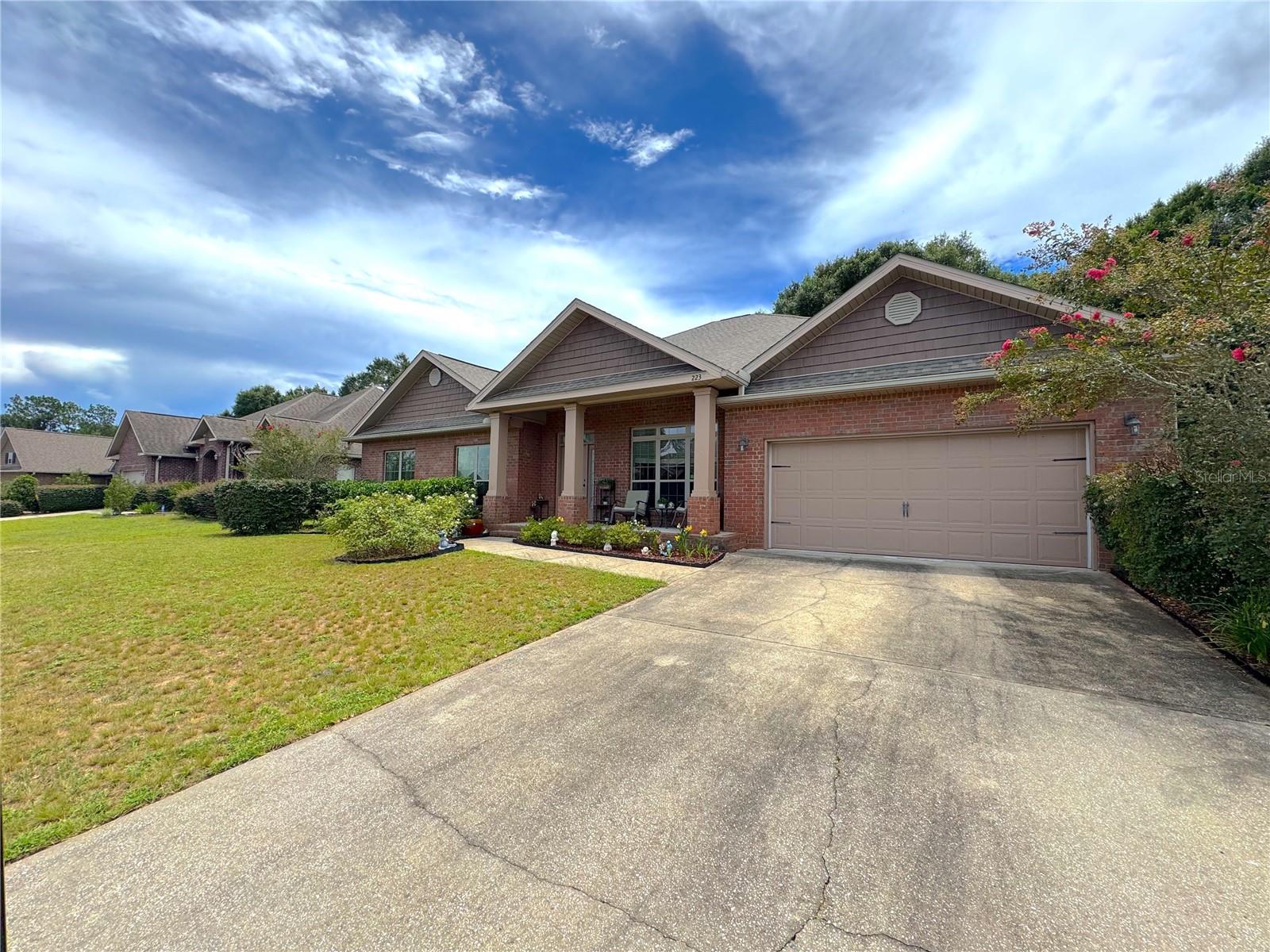 223 PARADISE PALM CIR