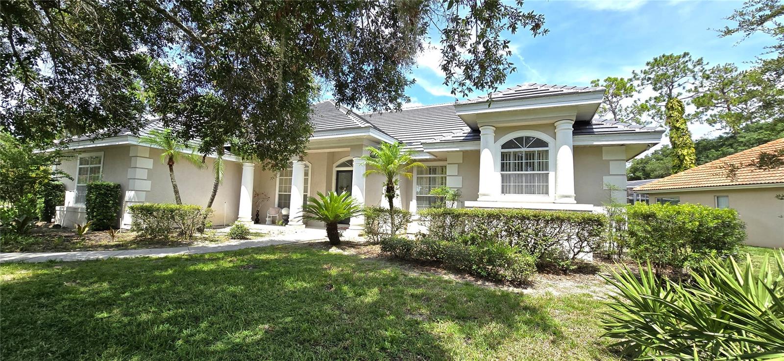 9797 CAMBERLEY CIR