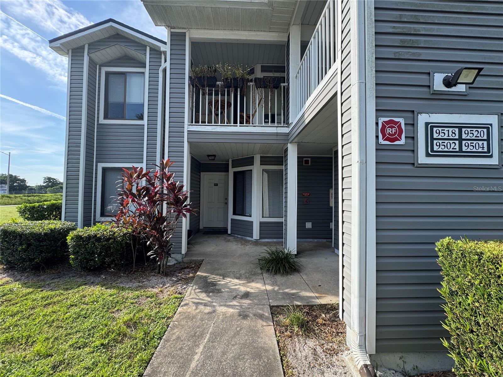 9502 DARIEN AVE #9502