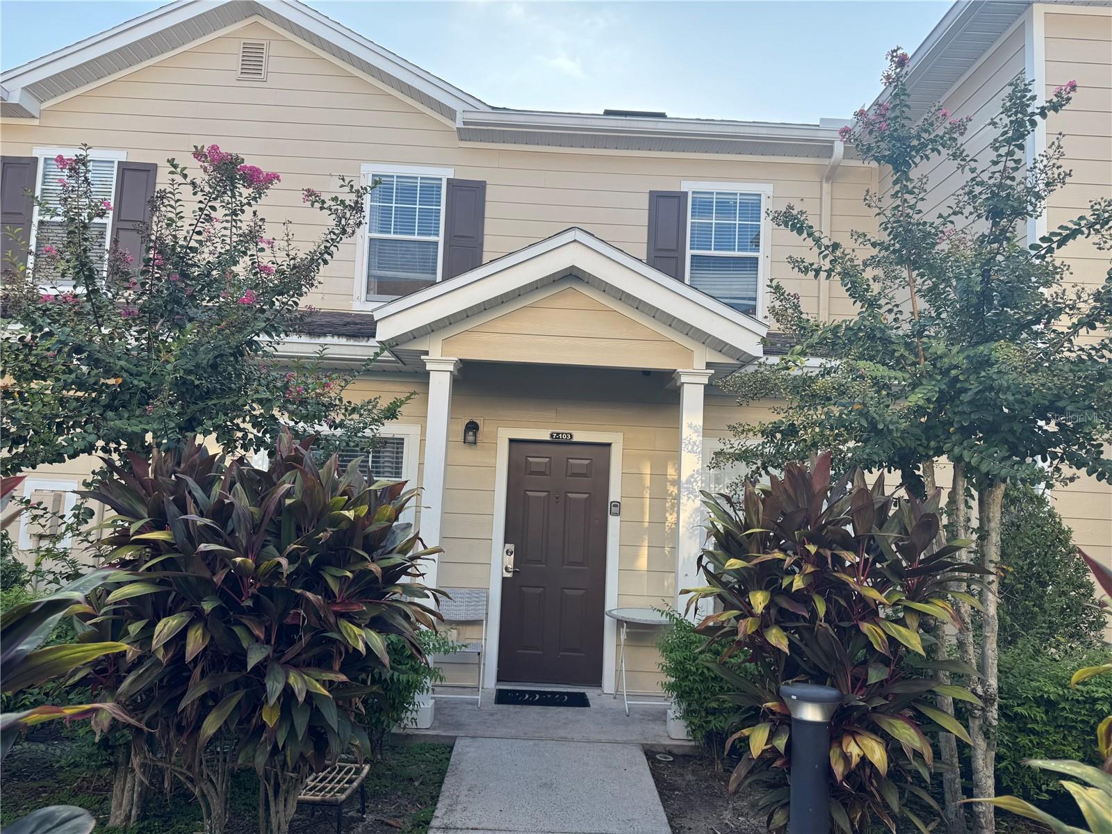 2964 LUCAYAN HARBOUR CIR #103