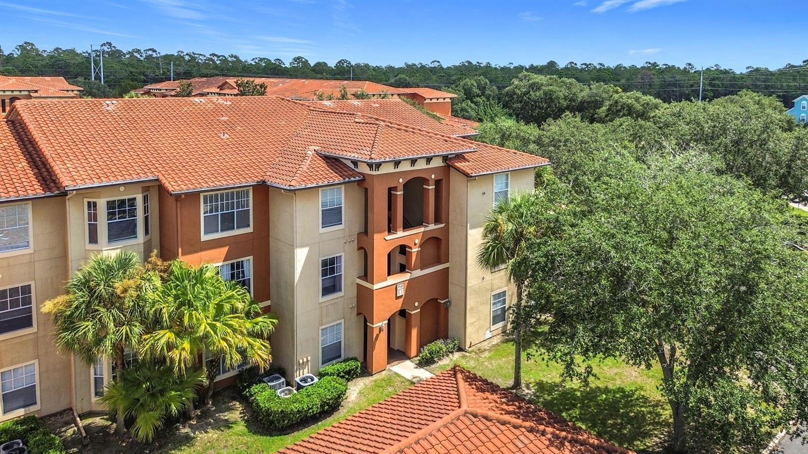 5548 METROWEST BLVD #209