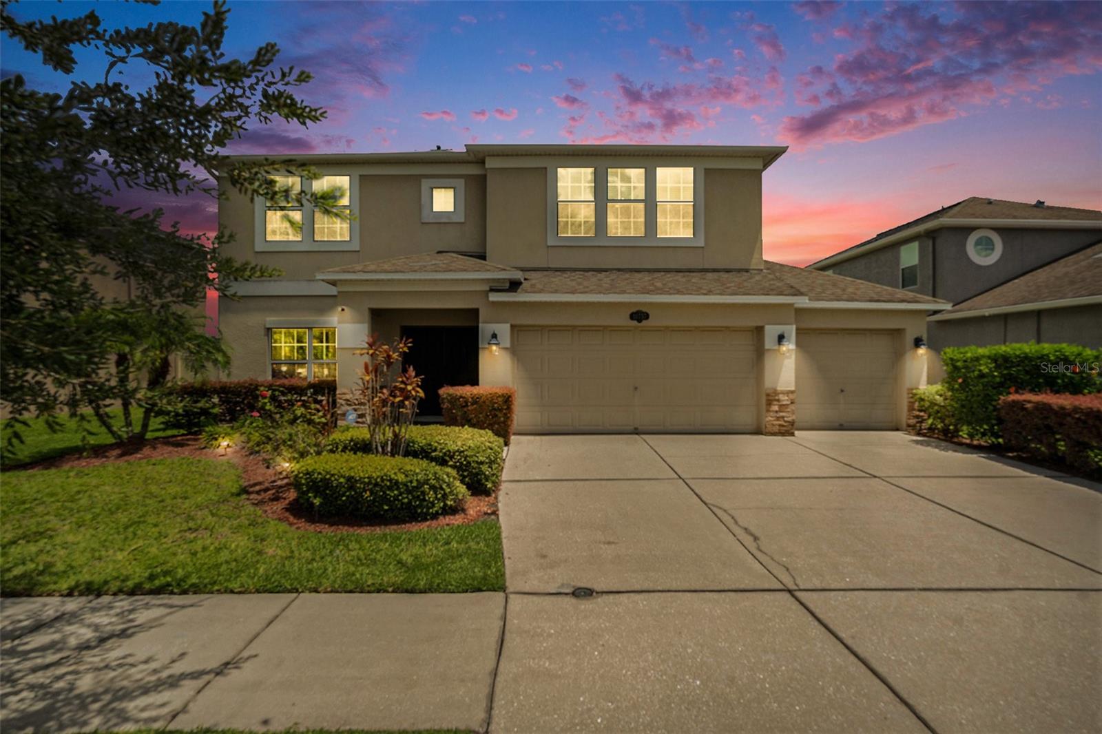 10737 BREAKING ROCKS DR