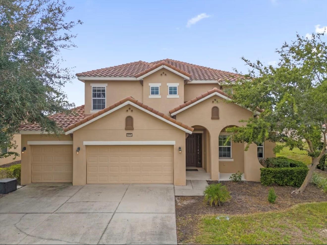 4035 OAKRISE LOOP