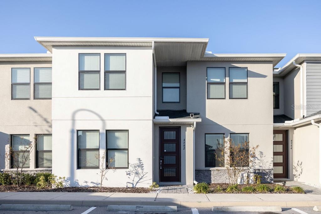 4742 TERRA ESMERALDA DR