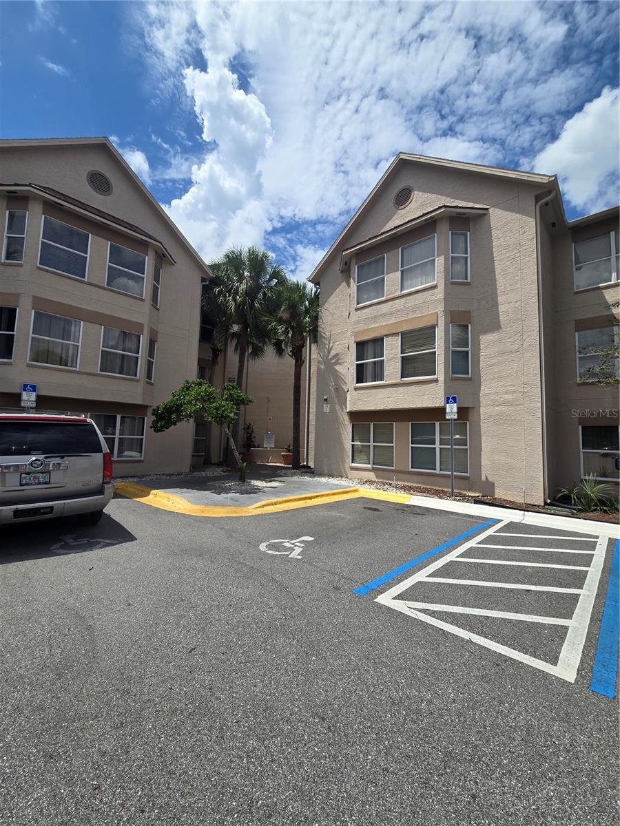 3100 PARKWAY BLVD #752