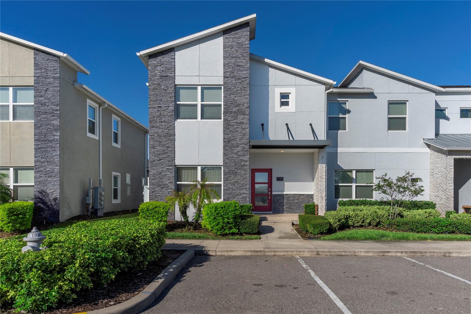 230 OCEAN COURSE AVE