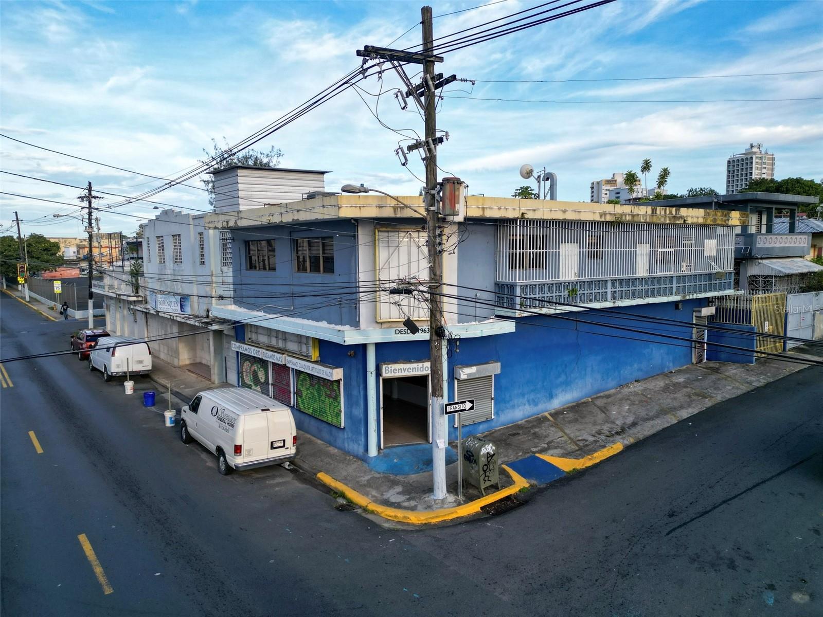 2043 AVENIDA BORINQUEN