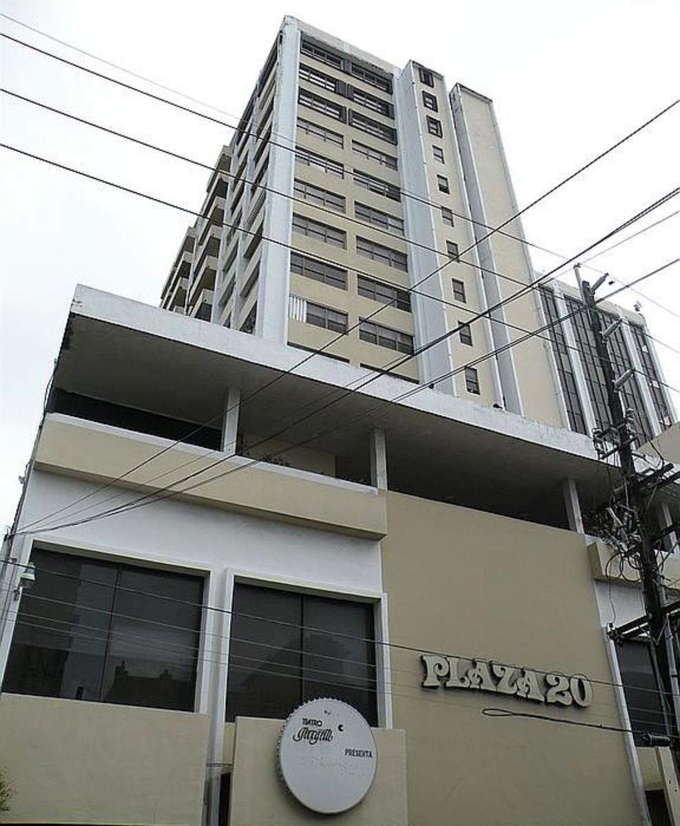 20 PLAZA #1502