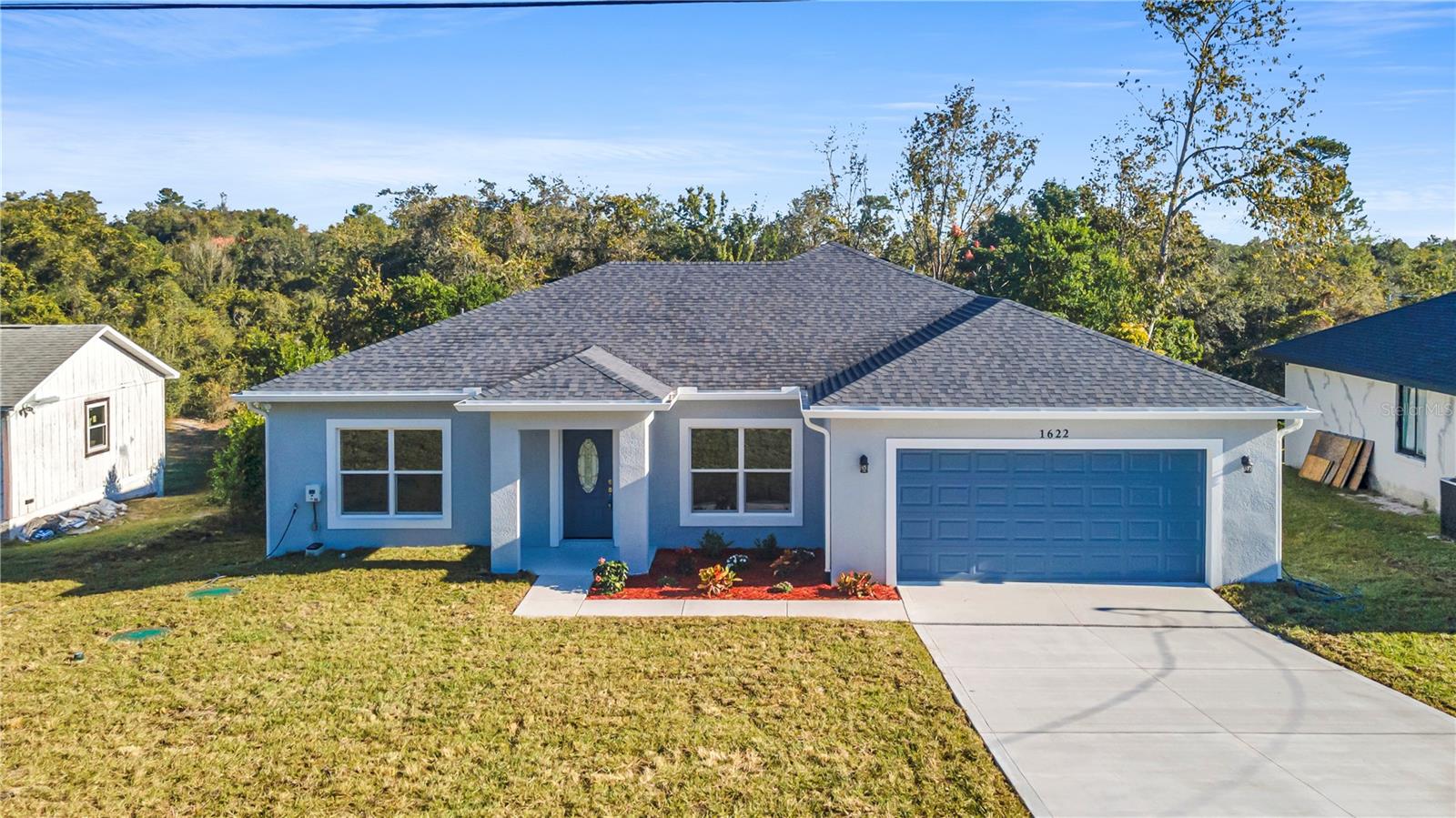 1622 N MERRICK DR