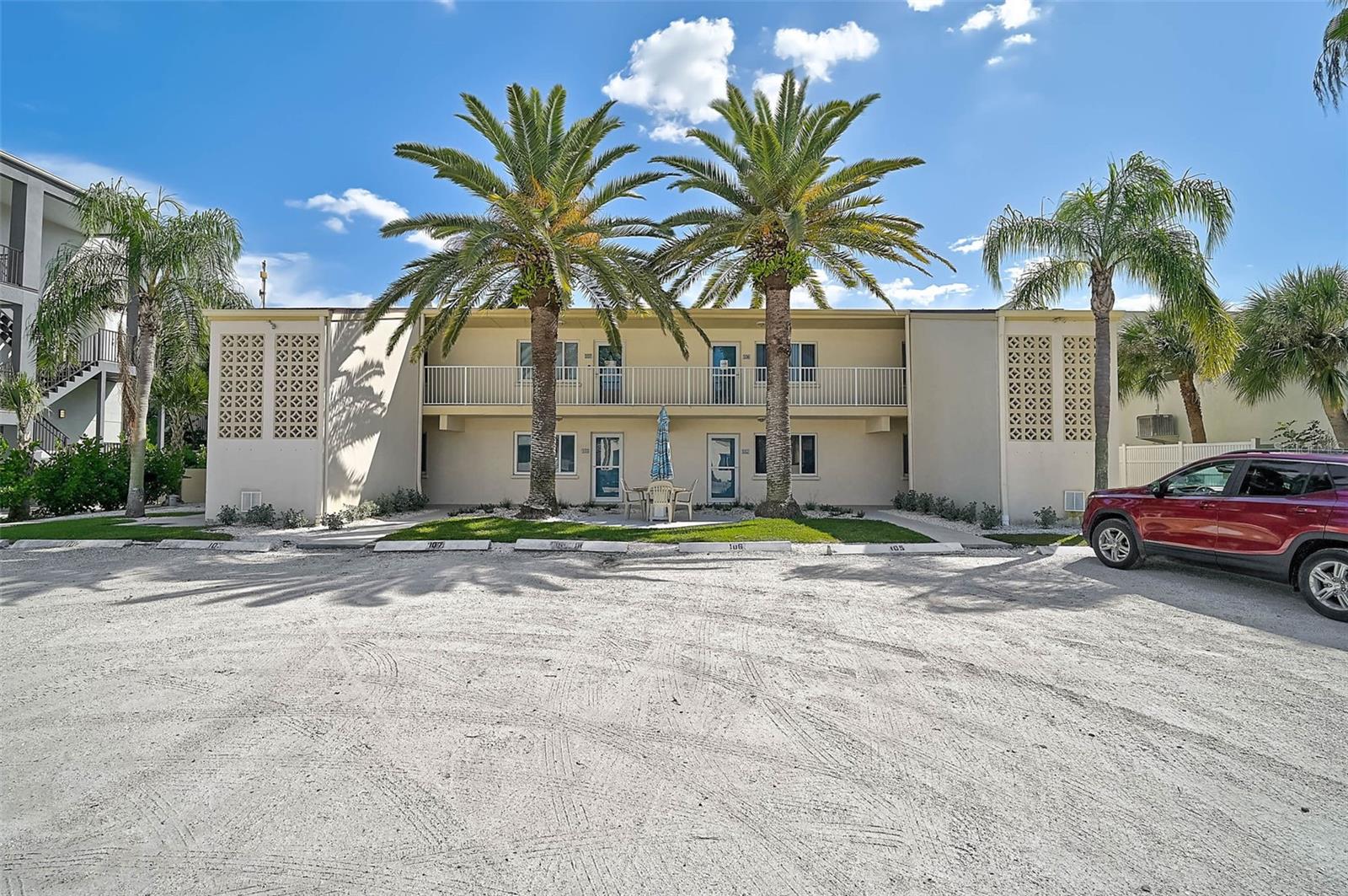 5950 MIDNIGHT PASS RD #101