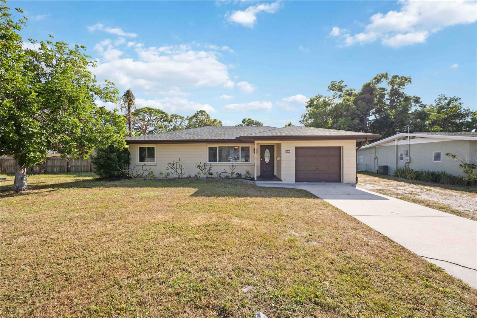 2811 17TH AVE W
