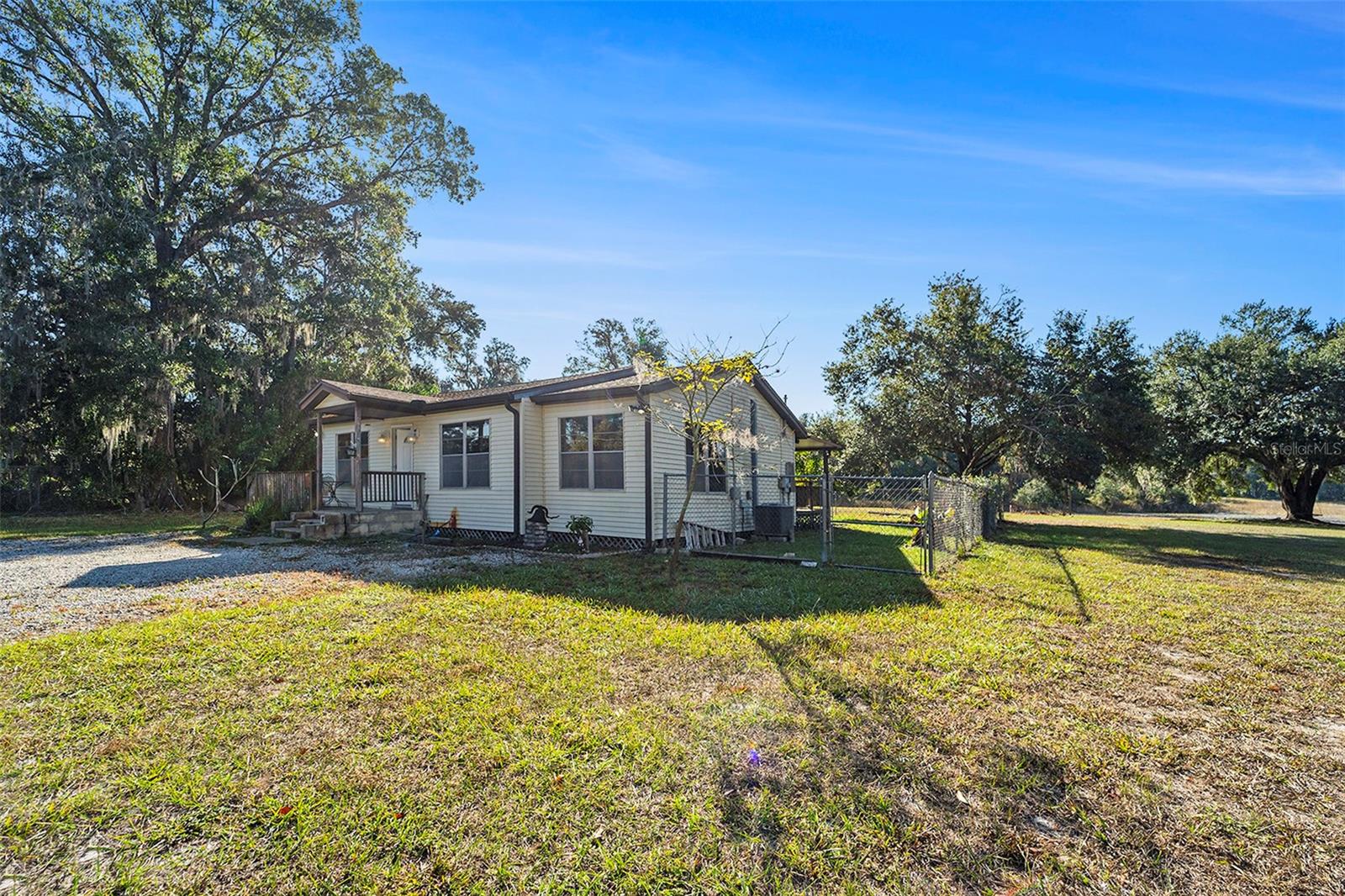 2215 WALLACE RD
