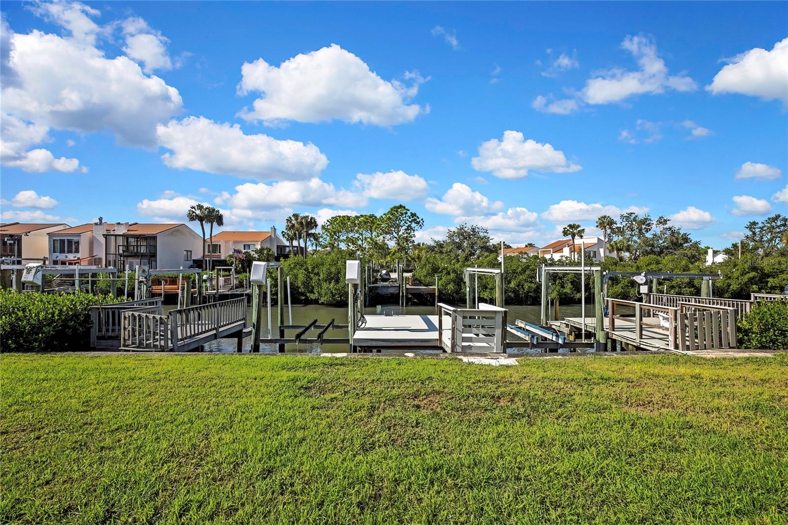 4354 OUTRIGGER LN