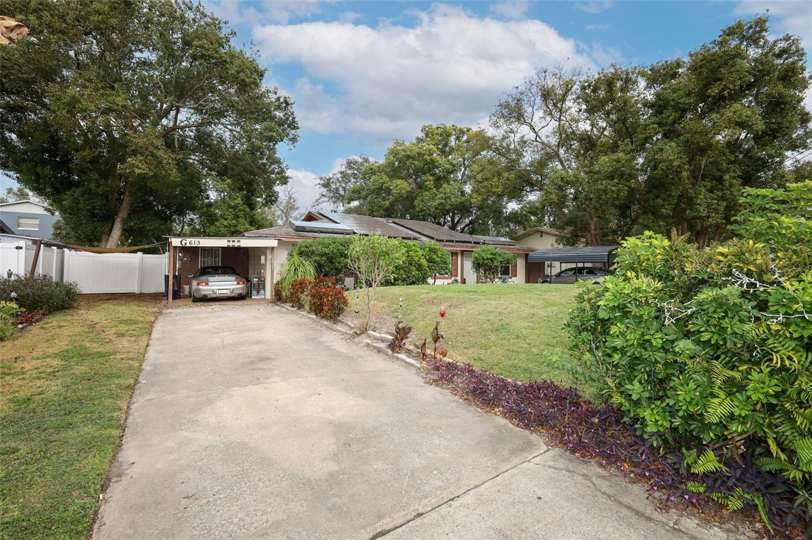 613 LAND AVE