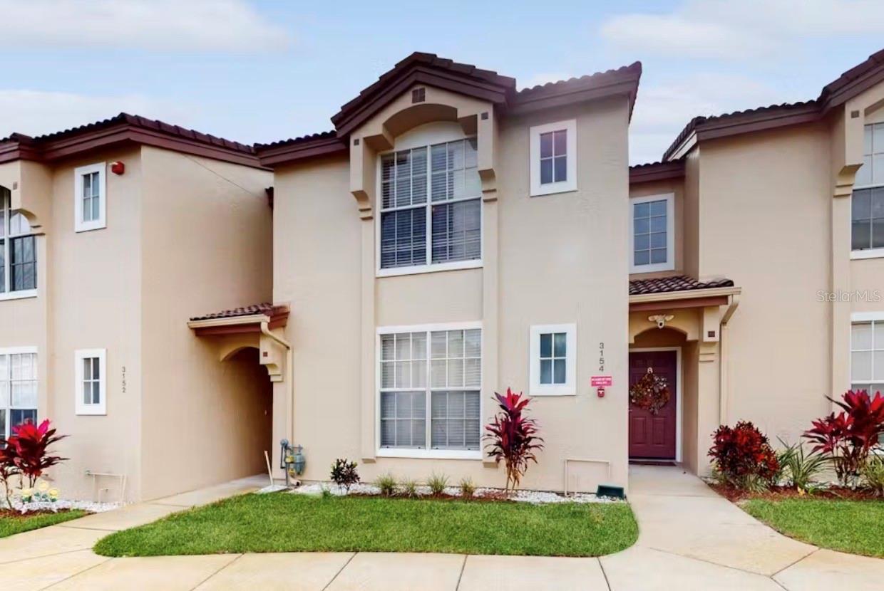 3154 TAMARIND CIR